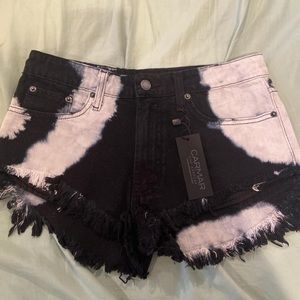 Brand new black and white tye dye carmar shorts🖤🤍